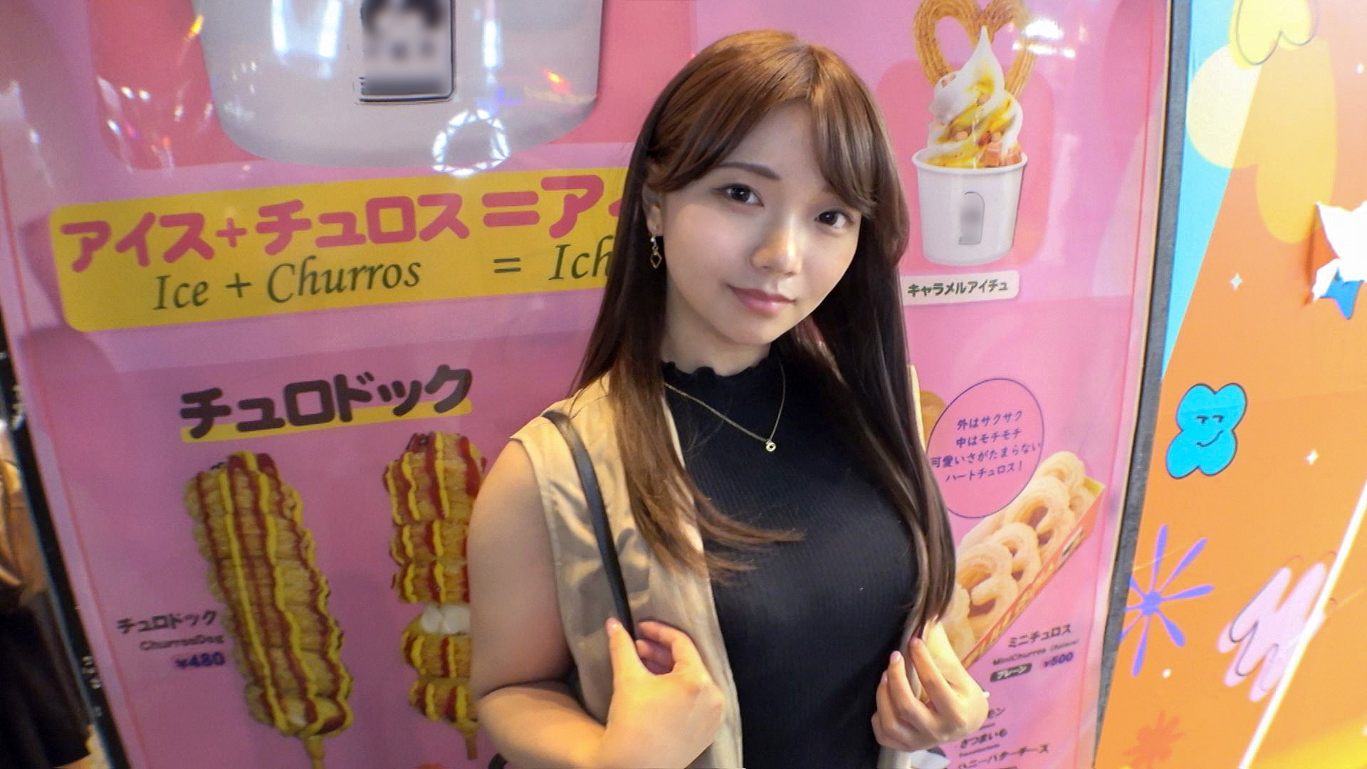 話すと真面目なお姉さんなのにおま○こは真面目じゃない潮吹きお姉さんでした！