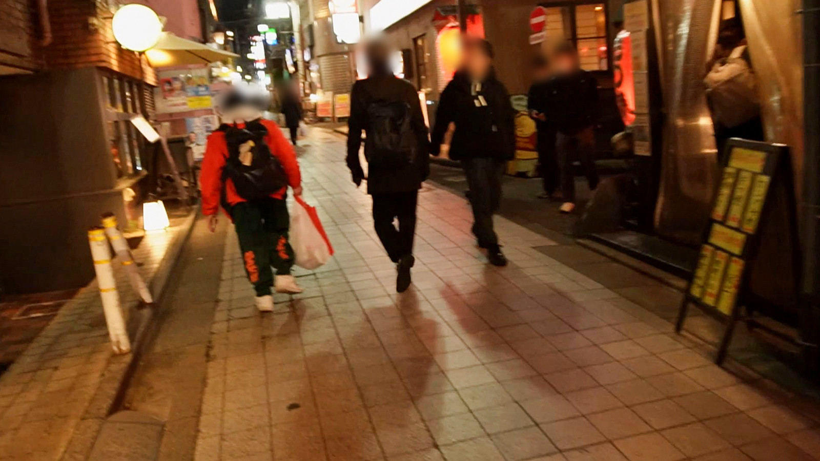 泥酔しているギャルを路上で見つけたのでお持ち帰りして脱がすと巨乳＆くびれ女だったのでハメ倒して犯●てやったぜ！